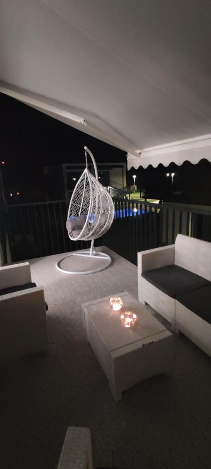 Apartament Glamour 10B- Premium Z Basenem วูแคนชิน ภายนอก รูปภาพ